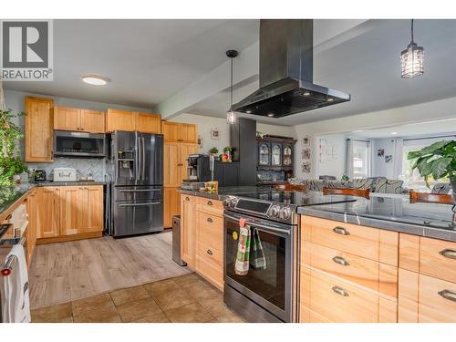 8329 Highway 3B, Trail, BC - Indoor Photo Showing Kitchen