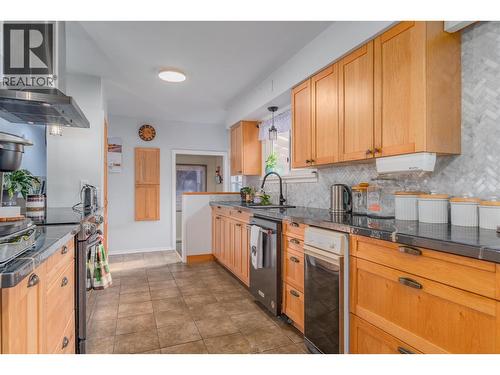 8329 Highway 3B, Trail, BC - Indoor Photo Showing Kitchen