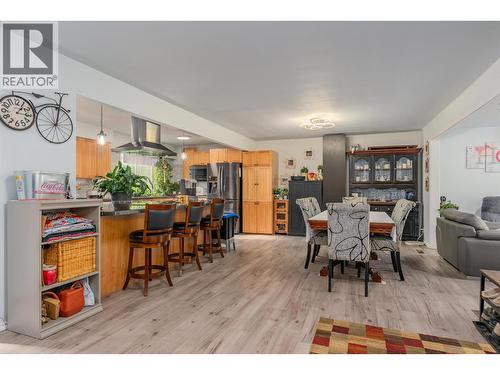 8329 Highway 3B, Trail, BC - Indoor Photo Showing Dining Room