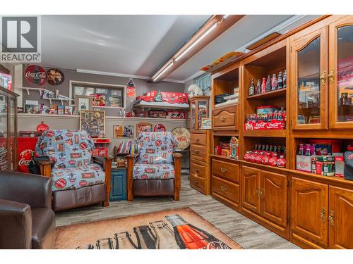 8329 Highway 3B, Trail, BC - Indoor