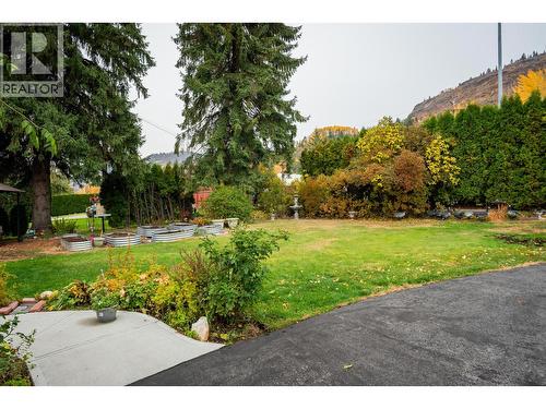 8329 Highway 3B, Trail, BC - Outdoor