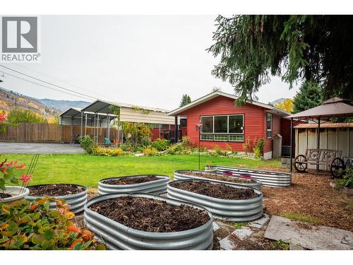 8329 Highway 3B, Trail, BC - Outdoor