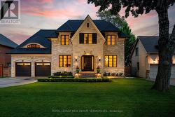 57 MEADOWBANK ROAD  Toronto, ON M9B 5C7