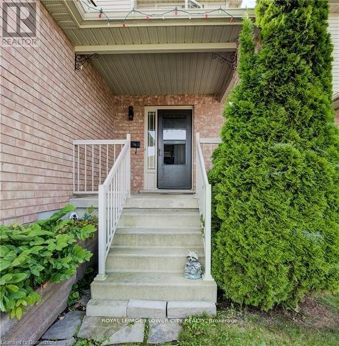 187 Huck Crescent W, Kitchener, ON - Outdoor