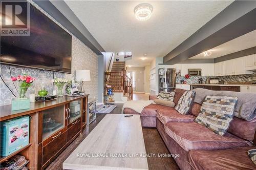 187 Huck Crescent W, Kitchener, ON - Indoor Photo Showing Living Room