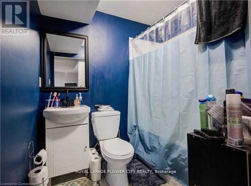 187 Huck Crescent W, Kitchener, ON - Indoor Photo Showing Bathroom