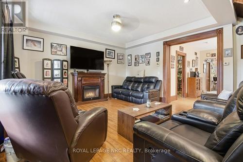 5981 Culp Street, Niagara Falls (Dorchester), ON - Indoor Photo Showing Living Room With Fireplace