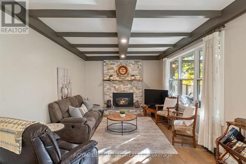 16 Briarfield Crescent, St. Catharines (Glendale/Glenridge), ON - Indoor Photo Showing Living Room With Fireplace