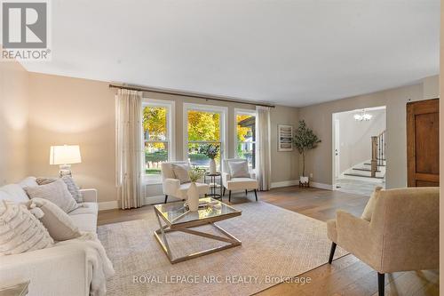 16 Briarfield Crescent, St. Catharines (Glendale/Glenridge), ON - Indoor Photo Showing Living Room