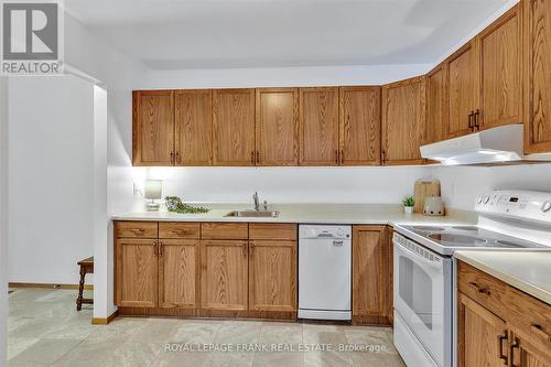 201 - 2406 Mountland Drive, Peterborough (Monaghan Ward 2), ON - Indoor Photo Showing Kitchen