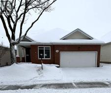 16 SPINNEY WAY  Ottawa, ON K2J 4Y8