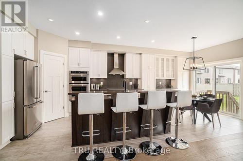 Kitchen - 670 Parade Drive, Ottawa, ON - Indoor Photo Showing Kitchen With Stainless Steel Kitchen With Upgraded Kitchen