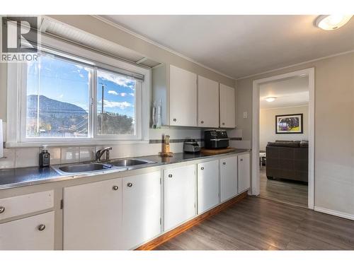 356 Tingley Street, Ashcroft, BC - Indoor Photo Showing Kitchen With Double Sink