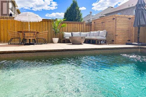 8 Matteo Trail, Hamilton, ON - Outdoor