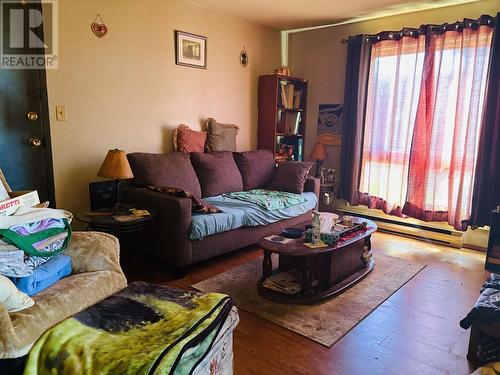 128 Second Lin W, Sault Ste. Marie, ON - Indoor Photo Showing Living Room