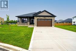 482 JULIANNA COURT  Plympton-Wyoming (Plympton Wyoming), ON N0N 1T0