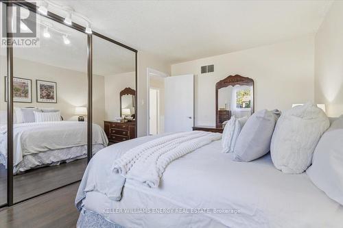 856 Roundelay Drive, Oshawa (Mclaughlin), ON - Indoor Photo Showing Bedroom