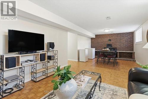 856 Roundelay Drive, Oshawa (Mclaughlin), ON - Indoor Photo Showing Living Room