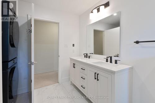 700 Westmount Hills Drive, London South (South C), ON - Indoor