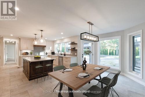 700 Westmount Hills Drive, London South (South C), ON - Indoor Photo Showing Dining Room