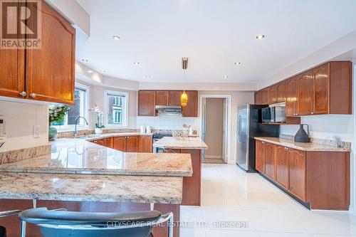 3721 Trelawny Circle, Mississauga, ON - Indoor Photo Showing Kitchen