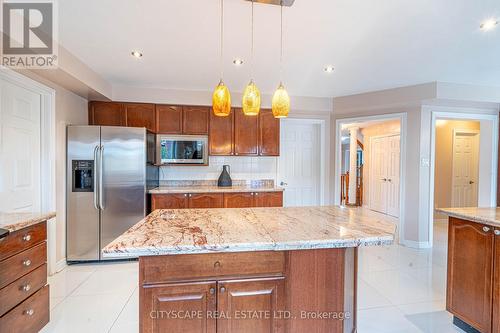 3721 Trelawny Circle, Mississauga, ON - Indoor Photo Showing Kitchen