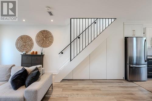 18 Milton Street, Toronto, ON - Indoor Photo Showing Other Room