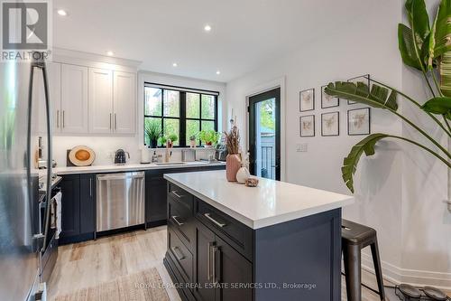 18 Milton Street, Toronto, ON - Indoor Photo Showing Other Room