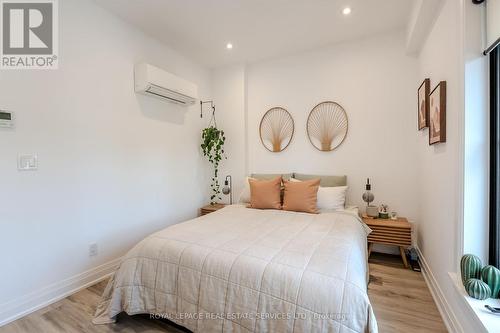 18 Milton Street, Toronto, ON - Indoor Photo Showing Bedroom