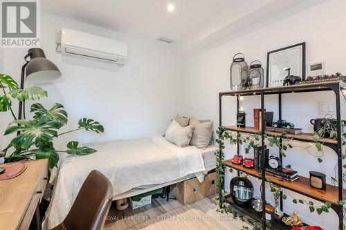 18 Milton Street, Toronto, ON - Indoor Photo Showing Bedroom