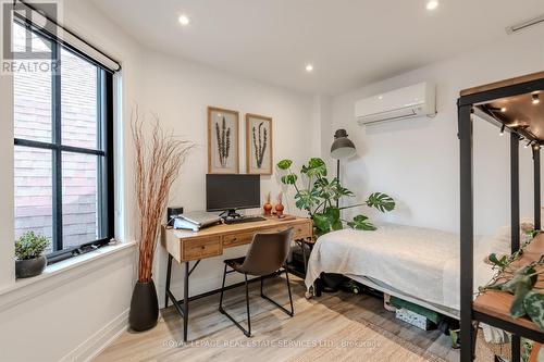 18 Milton Street, Toronto, ON - Indoor