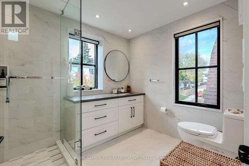 18 Milton Street, Toronto, ON - Indoor Photo Showing Bathroom