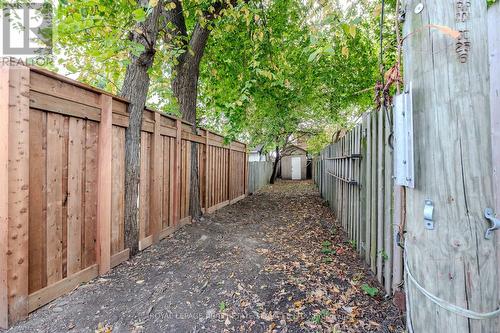 18 Milton Street, Toronto, ON - Outdoor