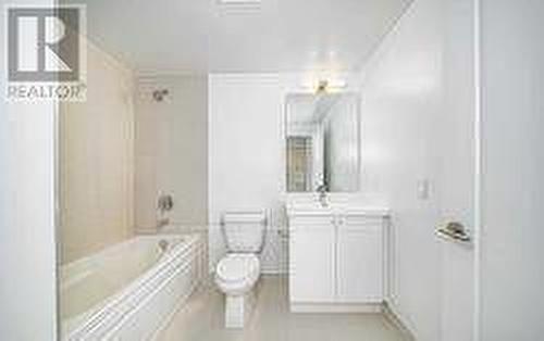 1211 - 2550 Simcoe Street N, Oshawa (Windfields), ON - Indoor Photo Showing Bathroom