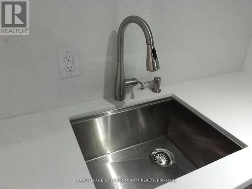 Bsmt - 761 Markham Street, Toronto, ON - Indoor Photo Showing Kitchen