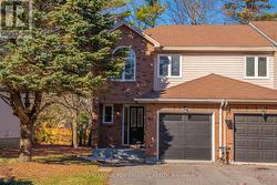 81 FURLONG CRESCENT  Ottawa, ON K2M 2H9