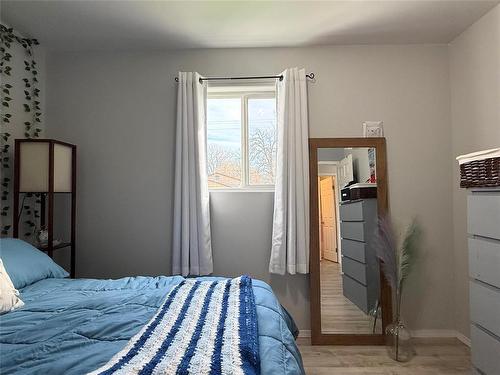67 8Th Street Sw, Portage La Prairie, MB - Indoor Photo Showing Bedroom
