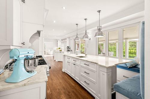 Kitchen - 1975 Place Nightingale, Saint-Bruno-De-Montarville, QC - Indoor Photo Showing Kitchen With Upgraded Kitchen