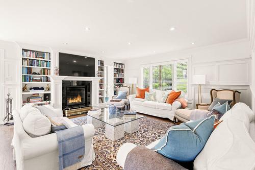 Living room - 1975 Place Nightingale, Saint-Bruno-De-Montarville, QC - Indoor Photo Showing Living Room With Fireplace