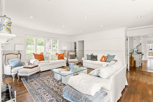 Living room - 1975 Place Nightingale, Saint-Bruno-De-Montarville, QC - Indoor Photo Showing Living Room