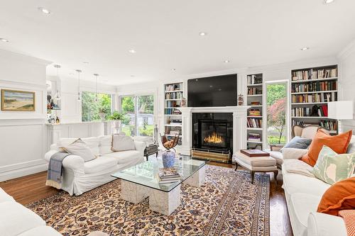Living room - 1975 Place Nightingale, Saint-Bruno-De-Montarville, QC - Indoor Photo Showing Living Room With Fireplace