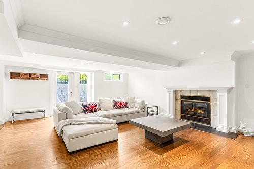Family room - 1975 Place Nightingale, Saint-Bruno-De-Montarville, QC - Indoor Photo Showing Living Room With Fireplace