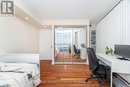 #1701 - 50 Eglinton Ave W, Mississauga, ON - Indoor