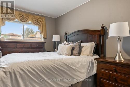 941 Stainton Drive, Mississauga, ON - Indoor Photo Showing Bedroom