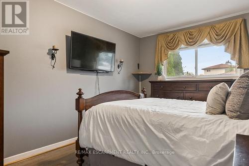 941 Stainton Drive, Mississauga, ON - Indoor Photo Showing Bedroom