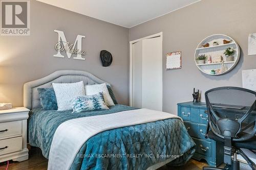 941 Stainton Drive, Mississauga, ON - Indoor Photo Showing Bedroom