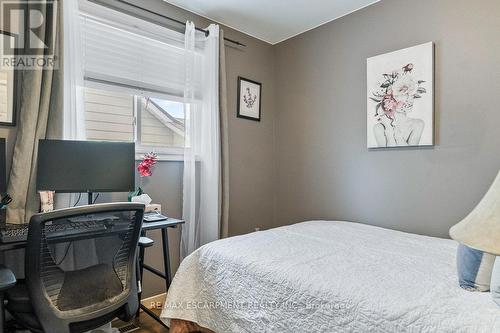 941 Stainton Drive, Mississauga, ON - Indoor Photo Showing Bedroom