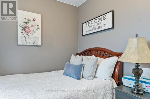 941 Stainton Drive, Mississauga, ON - Indoor Photo Showing Bedroom