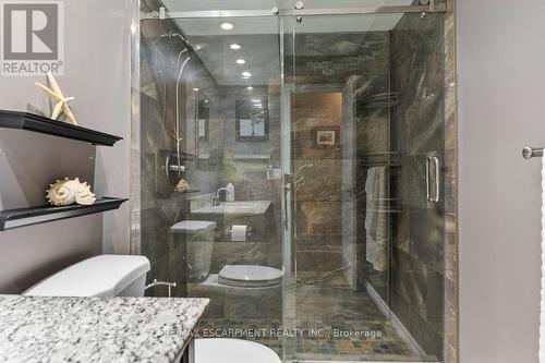 941 Stainton Drive, Mississauga, ON - Indoor Photo Showing Bathroom