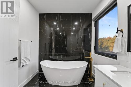 4511 Guelph Line, Burlington, ON - Indoor Photo Showing Bathroom